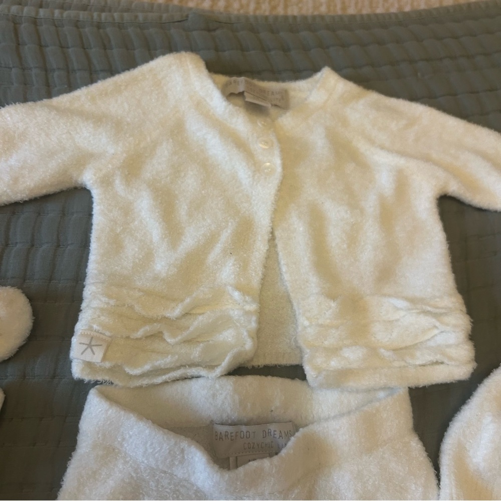 Barefoot Dreams Heirloom Cardigan Set Cozy White Baby Outfit Set socks and hat - Picture 3 of 3